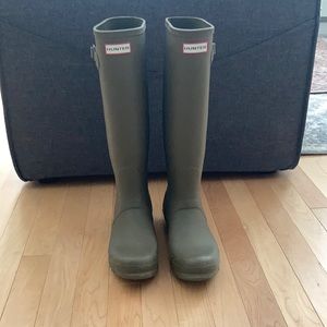 Hunter rain boots! Tall, matte olive green.